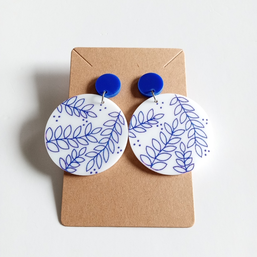 Blue and White Leaf Pattern Earrings - Picture 3 of 4